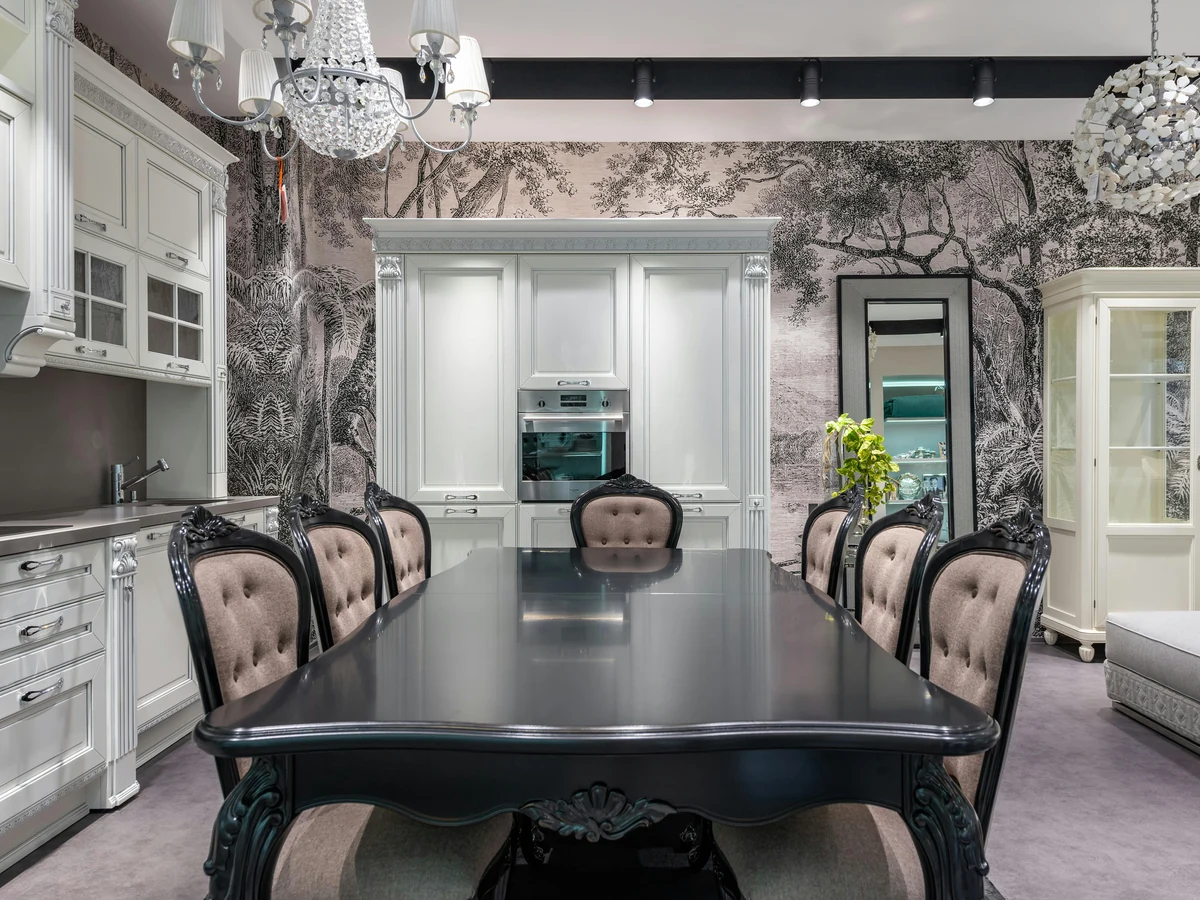 Dining room painting in Harrogate by Harrogate Decorators, grand period dining room with painted walls