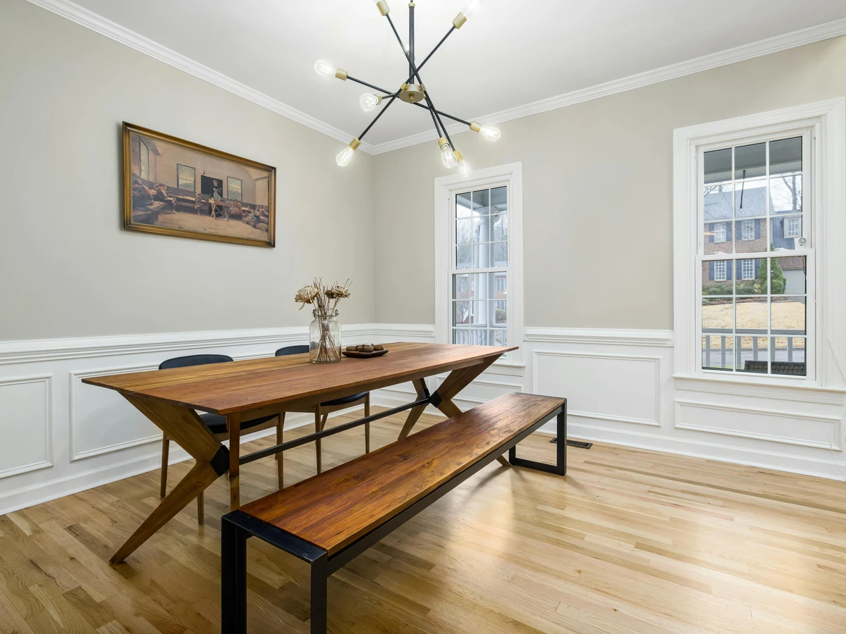 Modern dining room painting in Harrogate showing clean wall finish and painted woodwork
