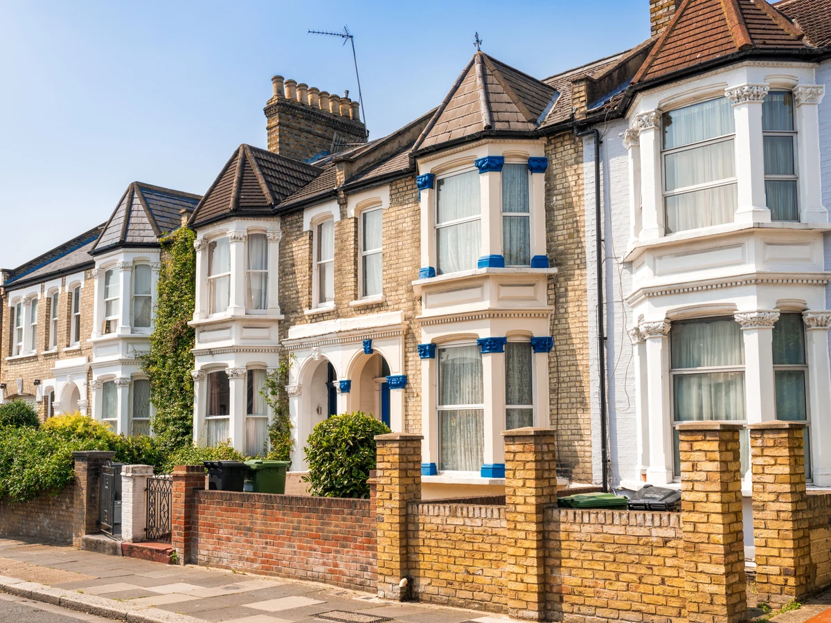 exterior-painting-victorian-terraced-houses-harrogate-decorators-2 Rendered and painted Victorian terraced houses in Harrogate by Harrogate Decorators