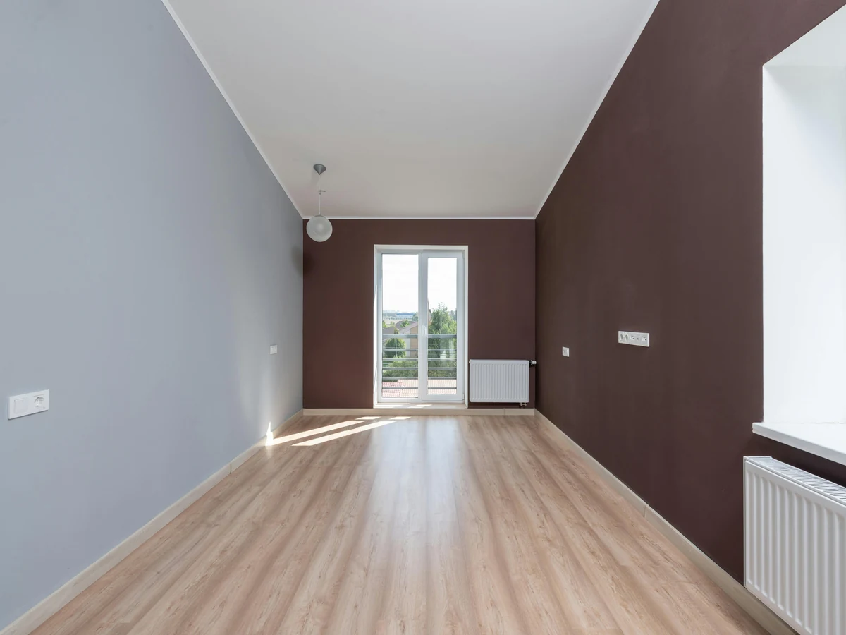 Interior room with contrasting paint finish in Harrogate by Harrogate Decorators, plasterboard painting service