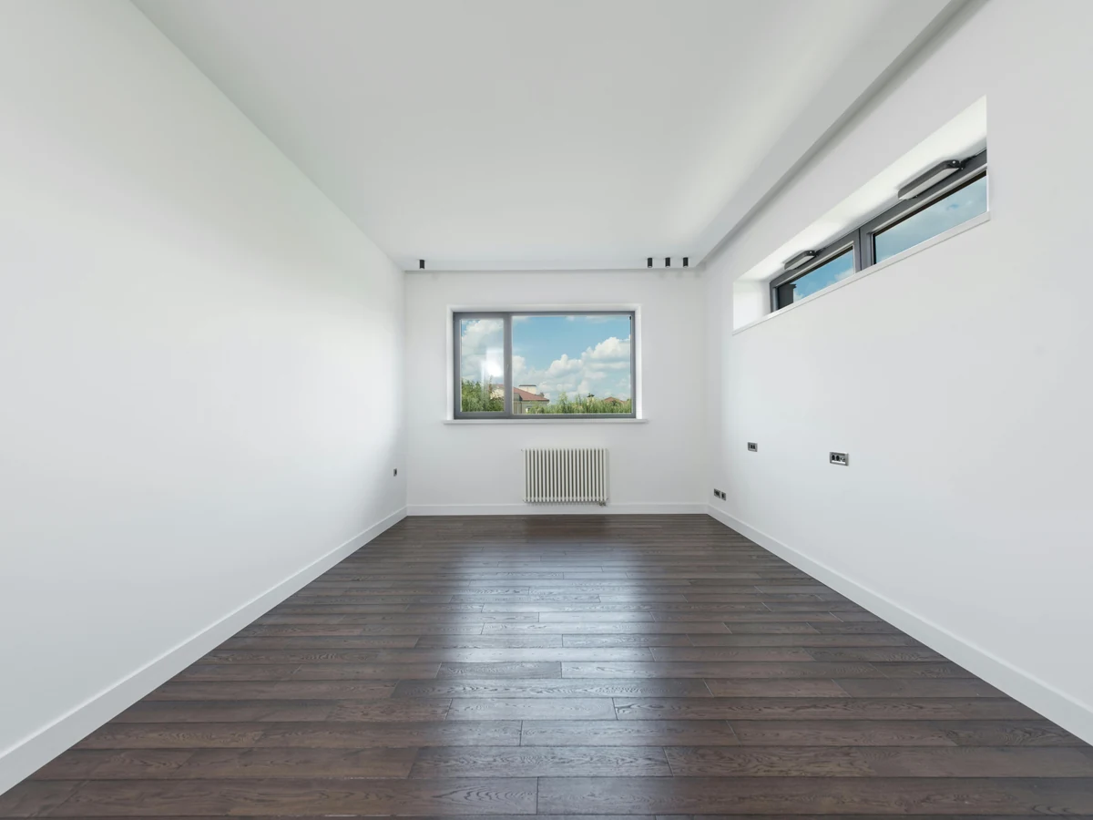 Plasterboard painting in Harrogate by Harrogate Decorators, freshly painted white interior room