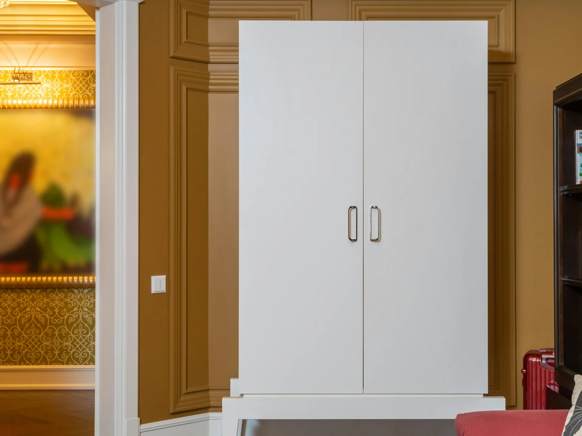 Interior painting of white wardrobe door in Harrogate by Harrogate Decorators