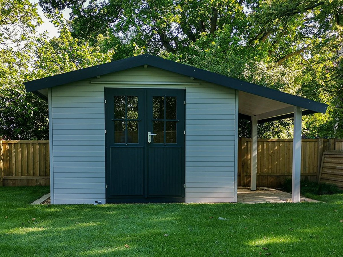 wood-painting-dark-green-garden-harrogate-decorators Dark green wood painting on garden timber structure in Harrogate by Harrogate Decorators